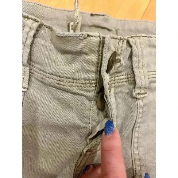 Free People Cargo Style Shorts size 26 - Picture 3 of 7